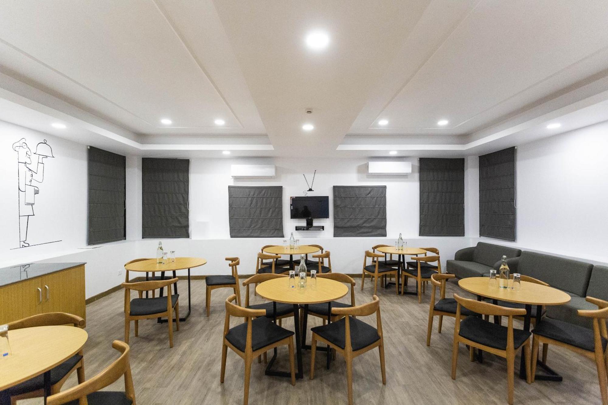 Super Townhouse Habitat New Town Rooms & Party Spaces Колката Екстериор снимка