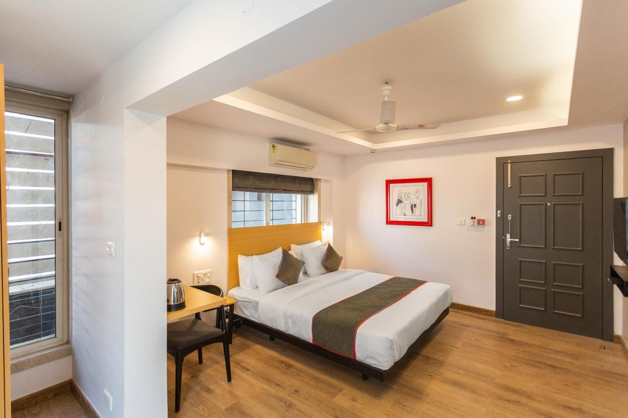 Super Townhouse Habitat New Town Rooms & Party Spaces Колката Екстериор снимка