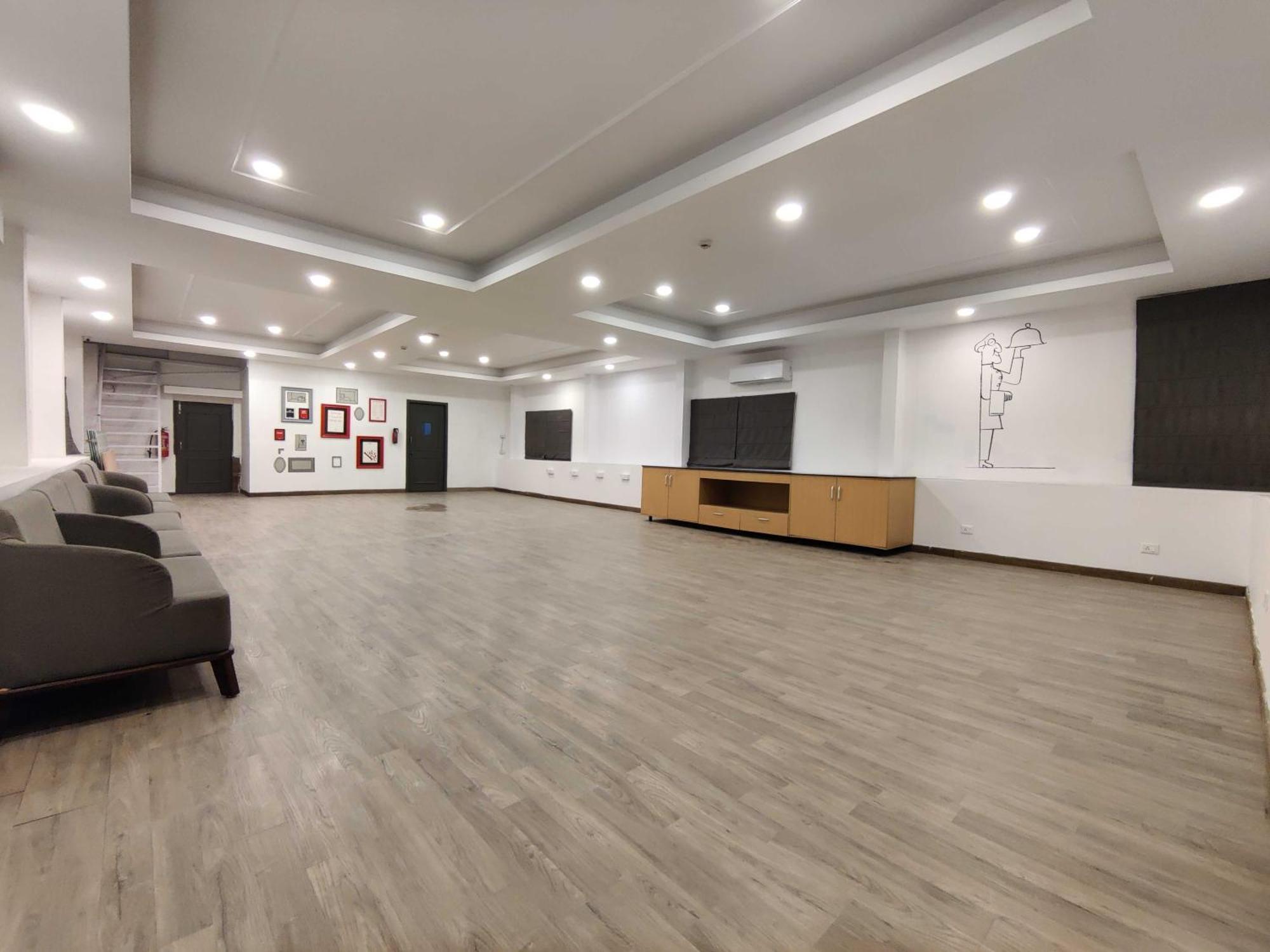 Super Townhouse Habitat New Town Rooms & Party Spaces Колката Екстериор снимка
