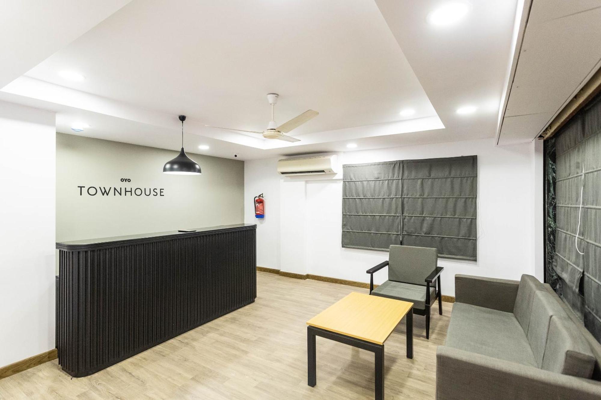 Super Townhouse Habitat New Town Rooms & Party Spaces Колката Екстериор снимка